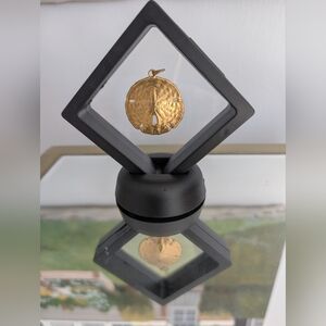 Vintage Sand Dollar Gold Unbranded Necklace Medallion